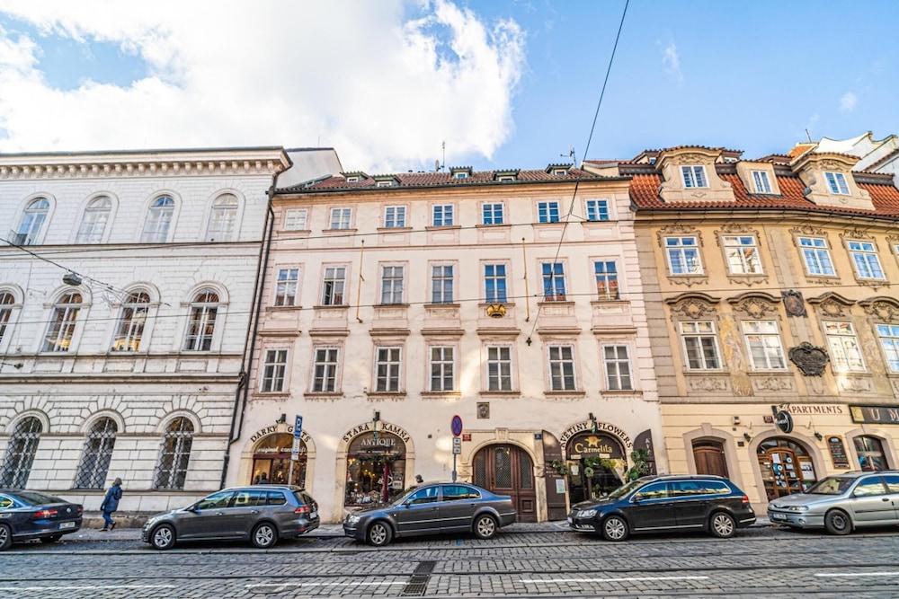 Cozy Mala Strana Apartment in Prague