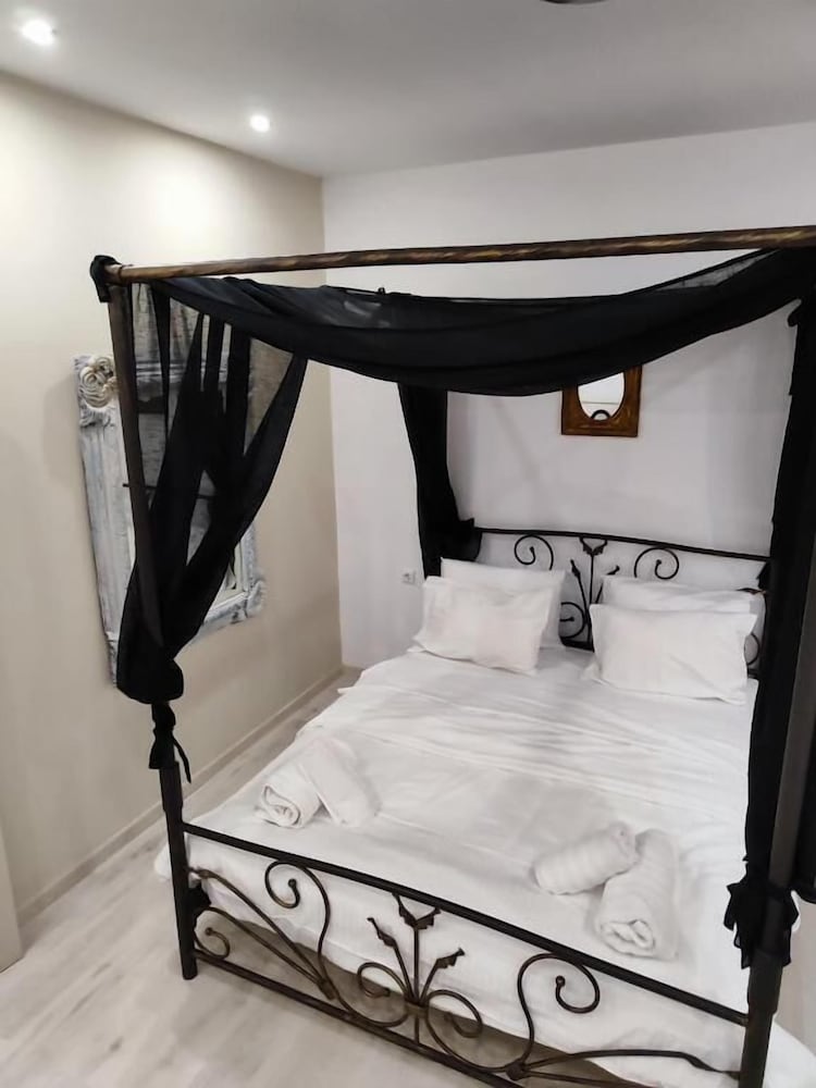 Anchor Suites