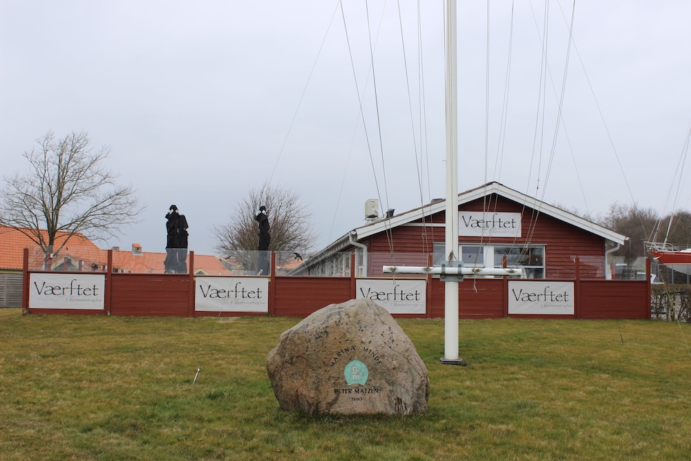 WELL Hausboote