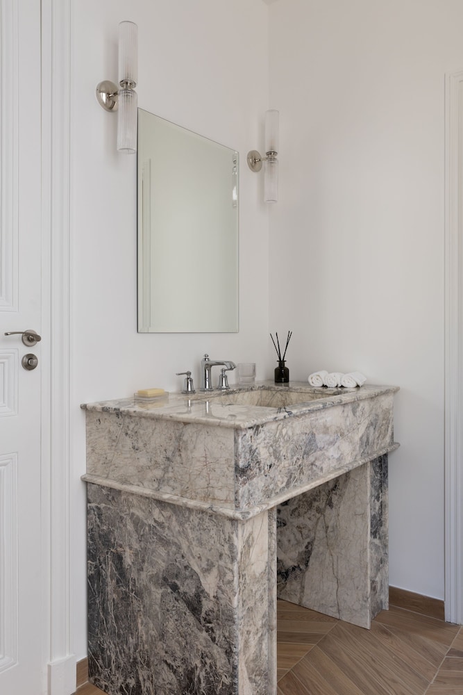 Montaigne Luxury 2 Bedroom