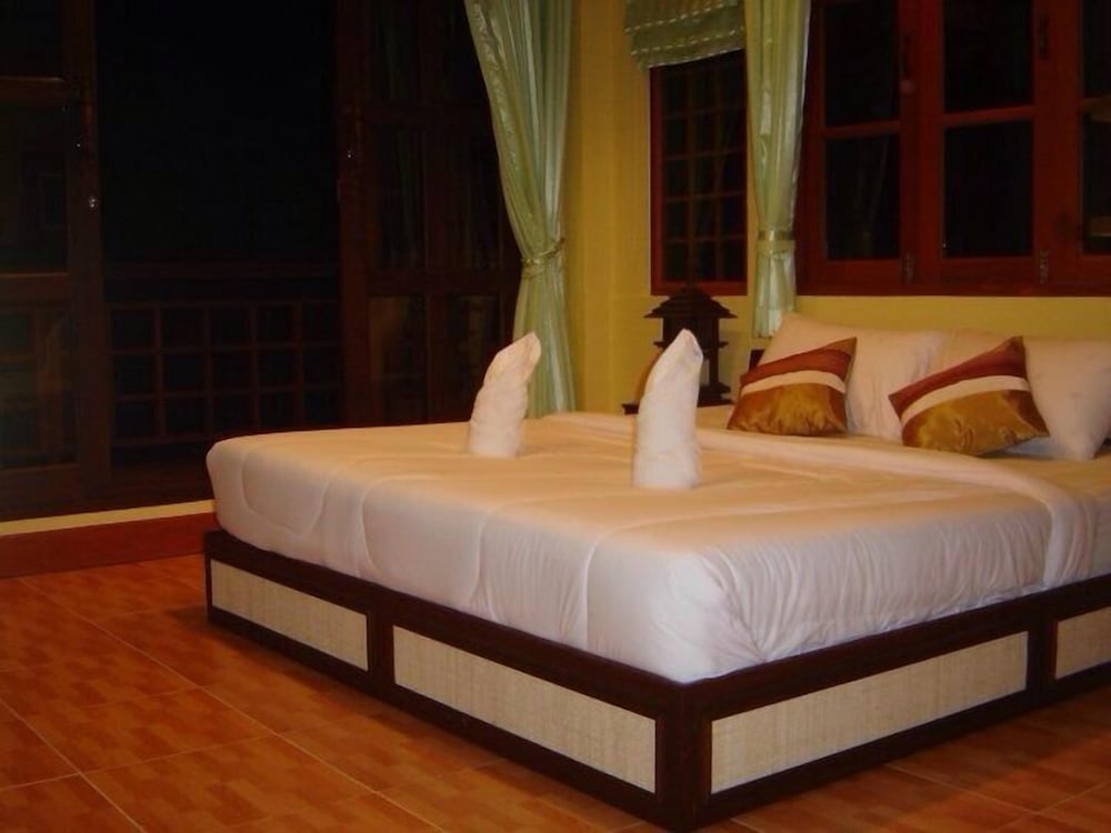 Hut Sun Bungalow