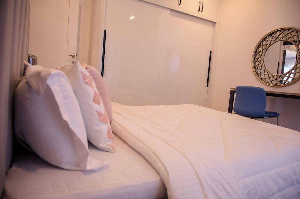 Grand Premiere 2 Bed by YourHost