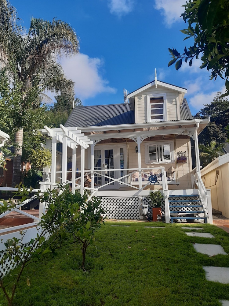 Harbour View Cottage Boutique B&b - Image 1