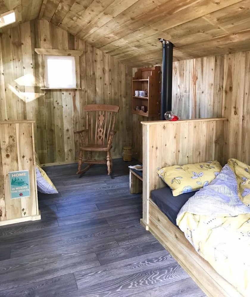 Wildwoodz Cabins view 4
