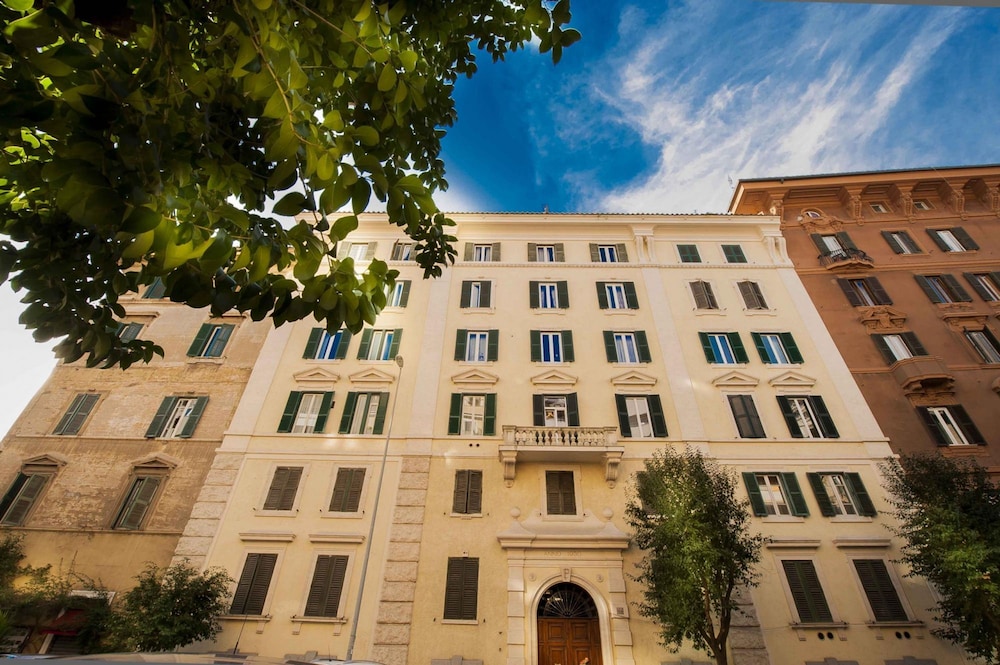 Bernini in Roma With 2 Bedrooms and 2 Bathrooms