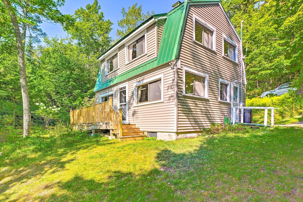Dreamy Bucksport Hideaway on Freshwater Pond!