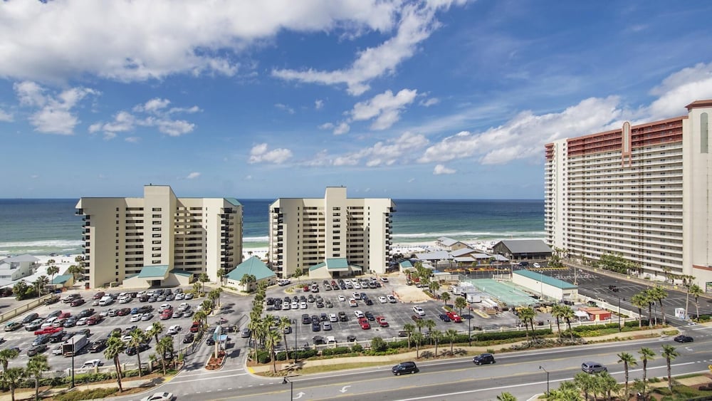 Laketown Wharf 1116