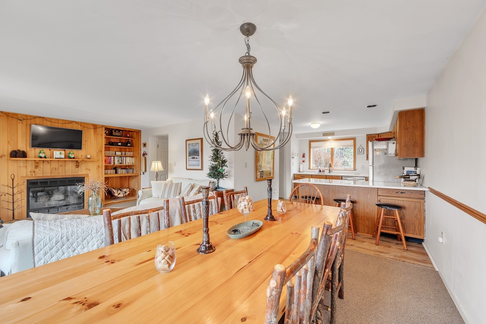 Moxham 58h - Adirondack Retreat Mountain Views 3 Bedroom Townhouse by The Summit at Gore Mountain