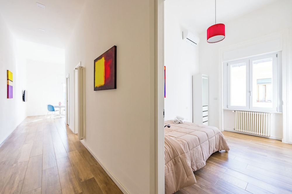 Sunny Panoramic Apartment by Napoliapartments