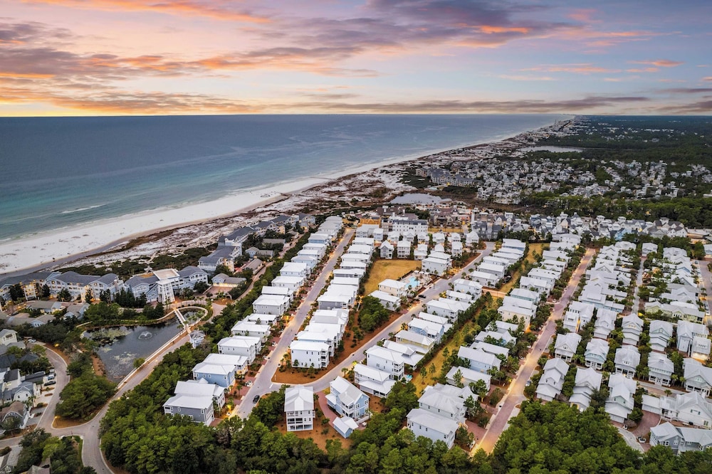 Walk to the Beach, Pool, 5bdr, 3 Porches Beach Sea-ker's Retreat by Avantstay