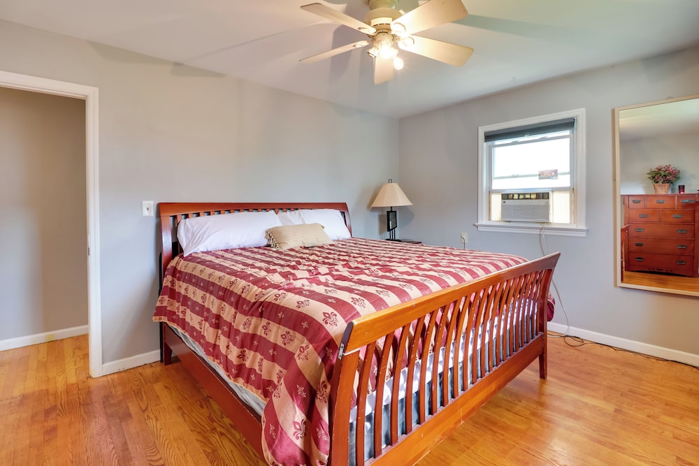 5 Mi to Dtwn Newark: Hillside Vacation Rental