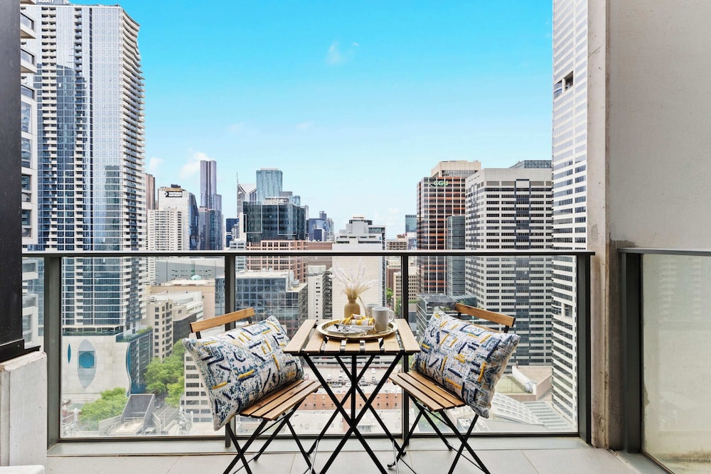 Modern 2BR Apt Next to Southern Cross Free Parking