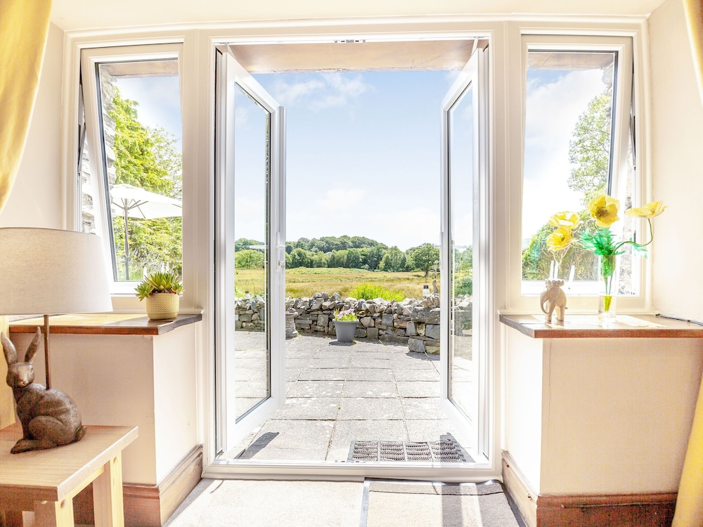 Caernarfon Vacations - Bwythyn Y Wennol - Property Image 2
