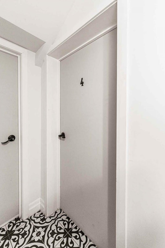 Private Apt Neardowntown Ideal for Long Stays U4