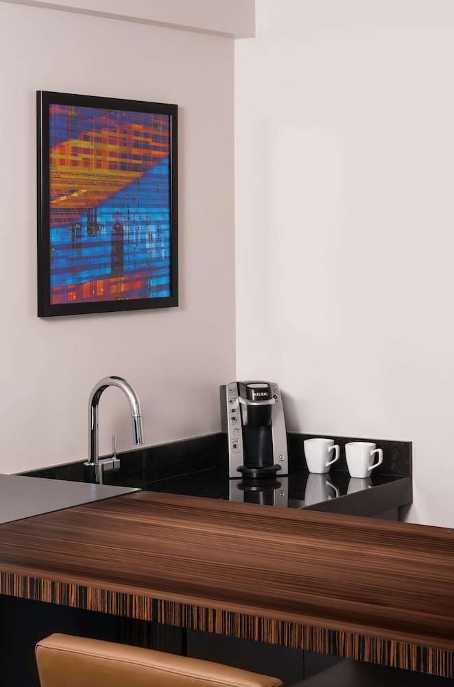 The LINQ Hotel & Casino – A Caesars Rewards Destination 3