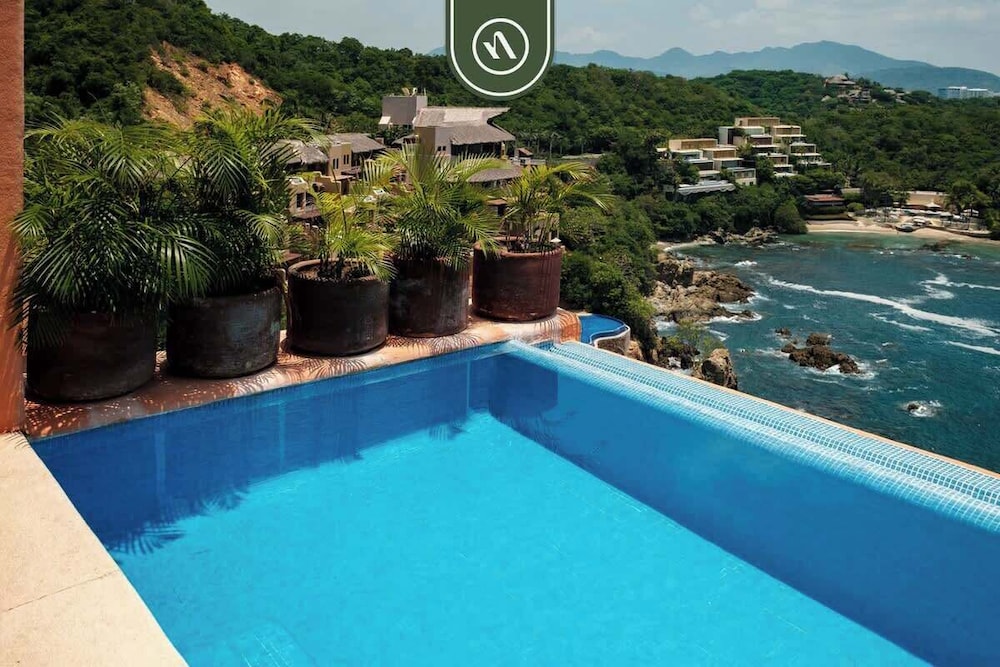 4 BR Penthouse - Breathtaking Views - Private Pool