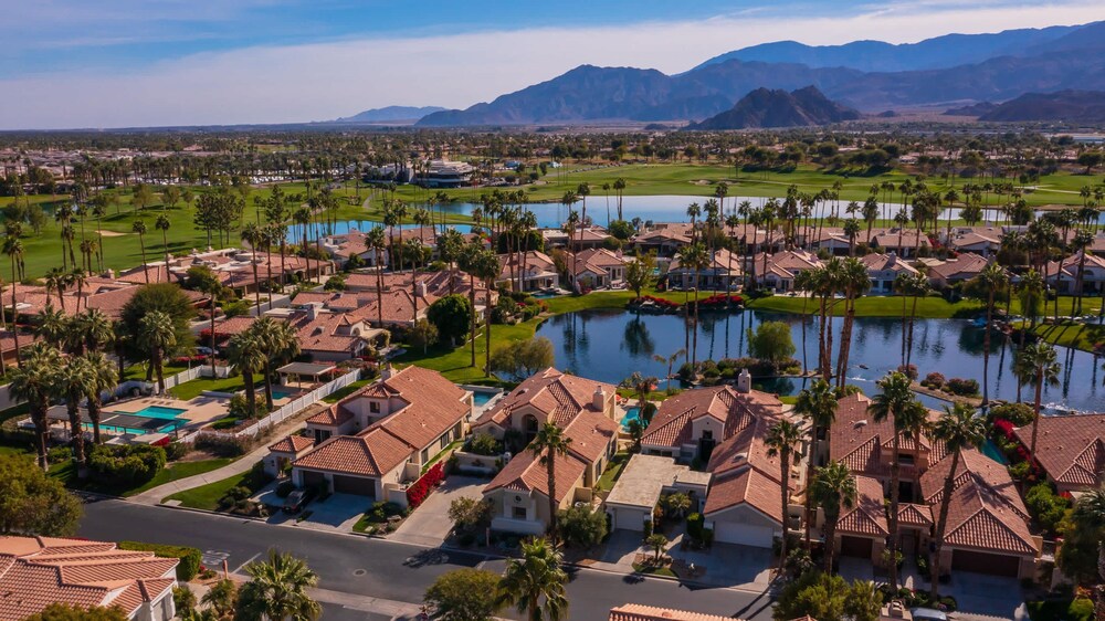 Casa Del Rio Luxe 3BR w Pool Spa Lake Views