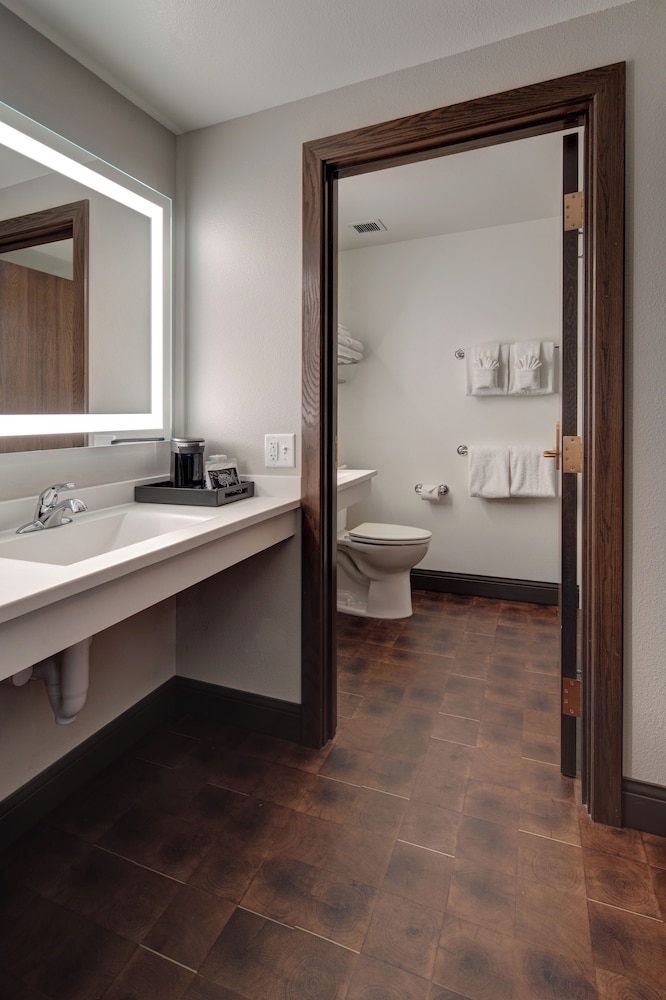 Sylvan Lake Lodge at Custer State Park Resort
