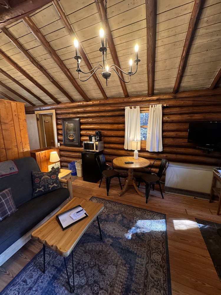 Cascade Lodge