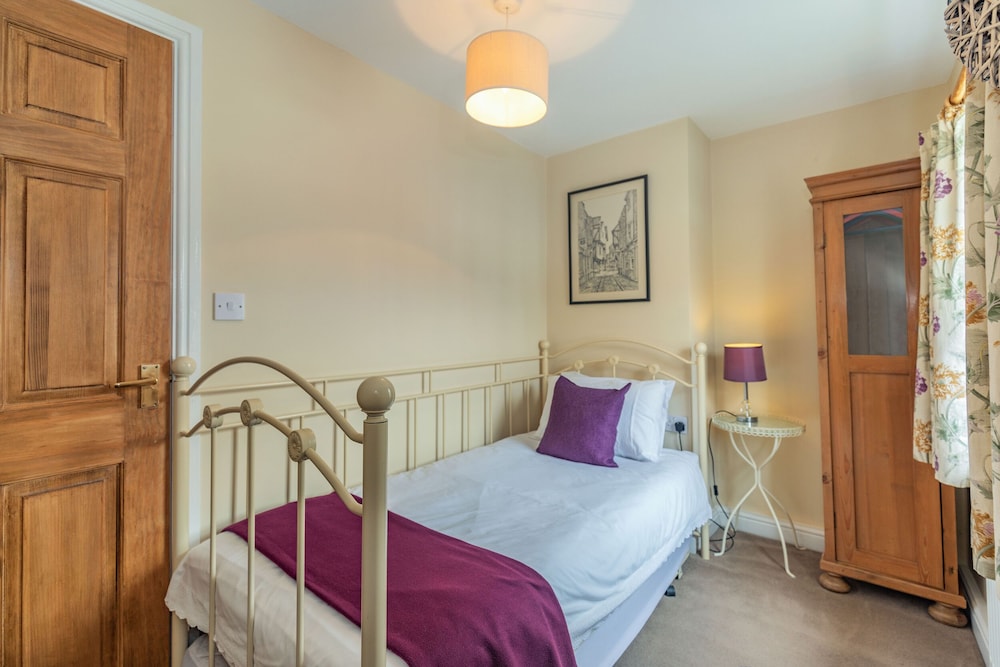 Chapel Cottage view 4