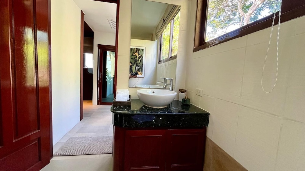 Luxury Seaview 6 Bedrooms With Infinity Pool Villa, Private Gym, Superfast Wifi