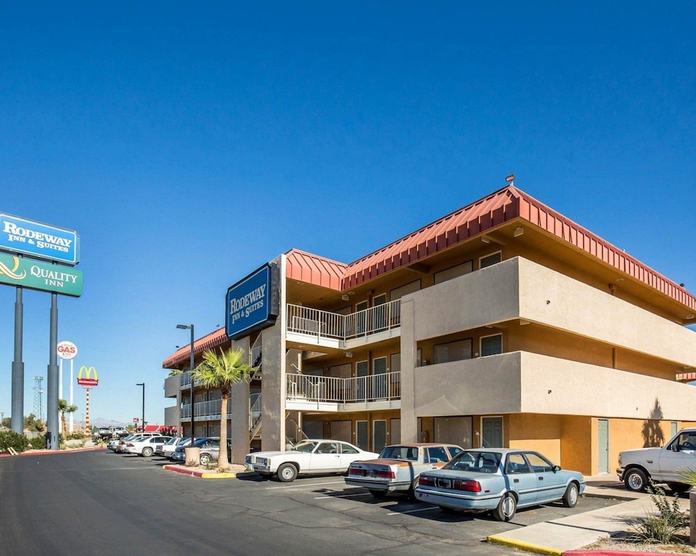 Rodeway Inn  Suites - Property Image 4