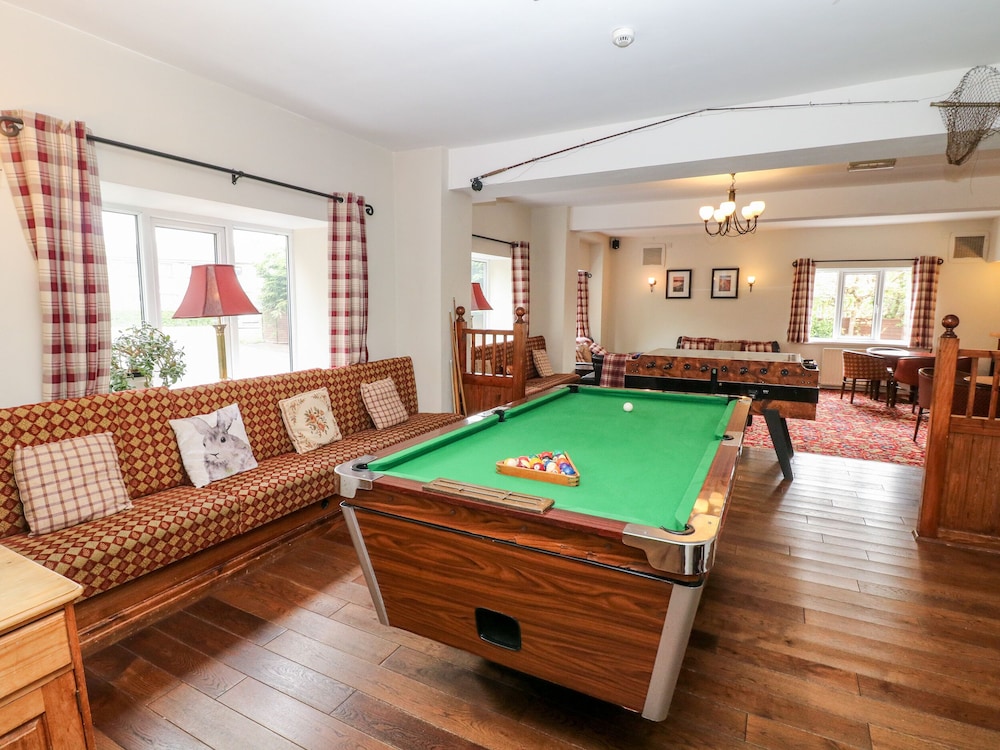 Hope Valley Vacations - Poacher's Arms - Property Image 16