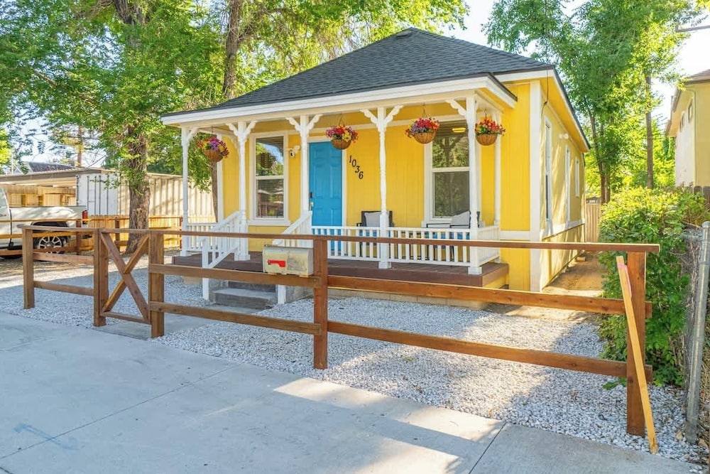 Charming Family 2BR Midtown Reno - Pets Welcome