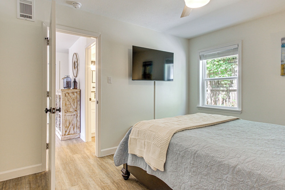 Walk to Ocean Springs Beach: Condo w/ Pool!