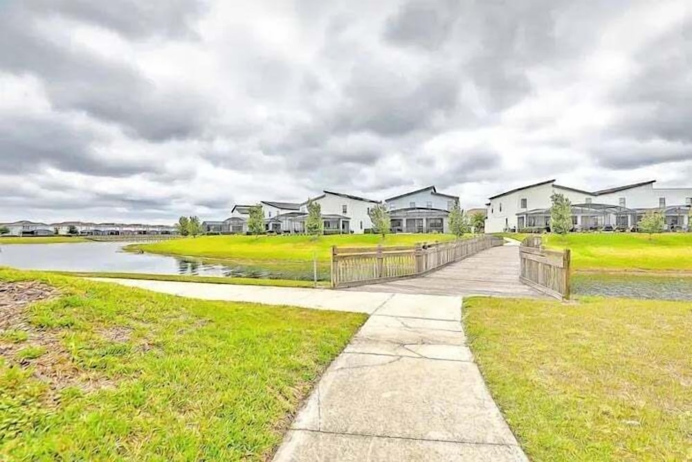 Let's Glo Now Adventure Cove Villa 4 Bedroom Townhouse