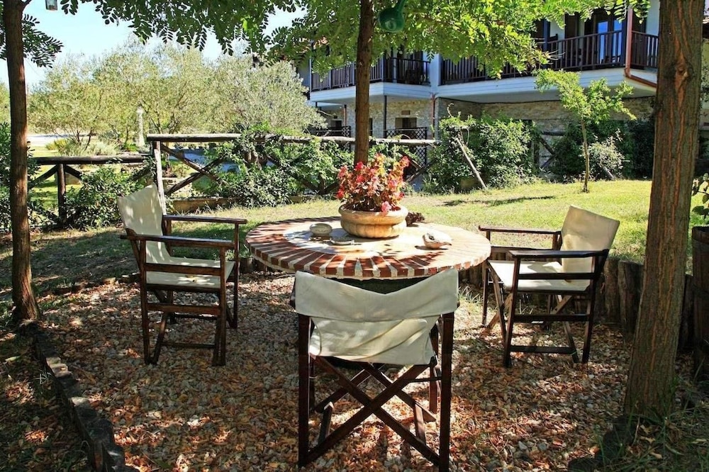 Dionysos Apartments