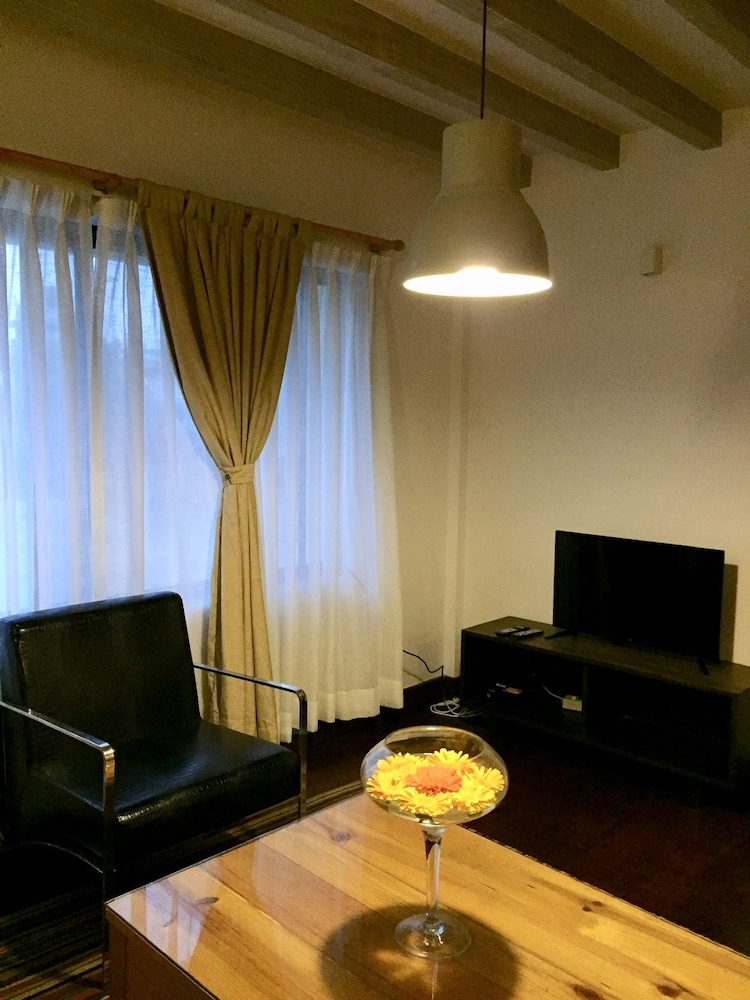 Drongpa suites