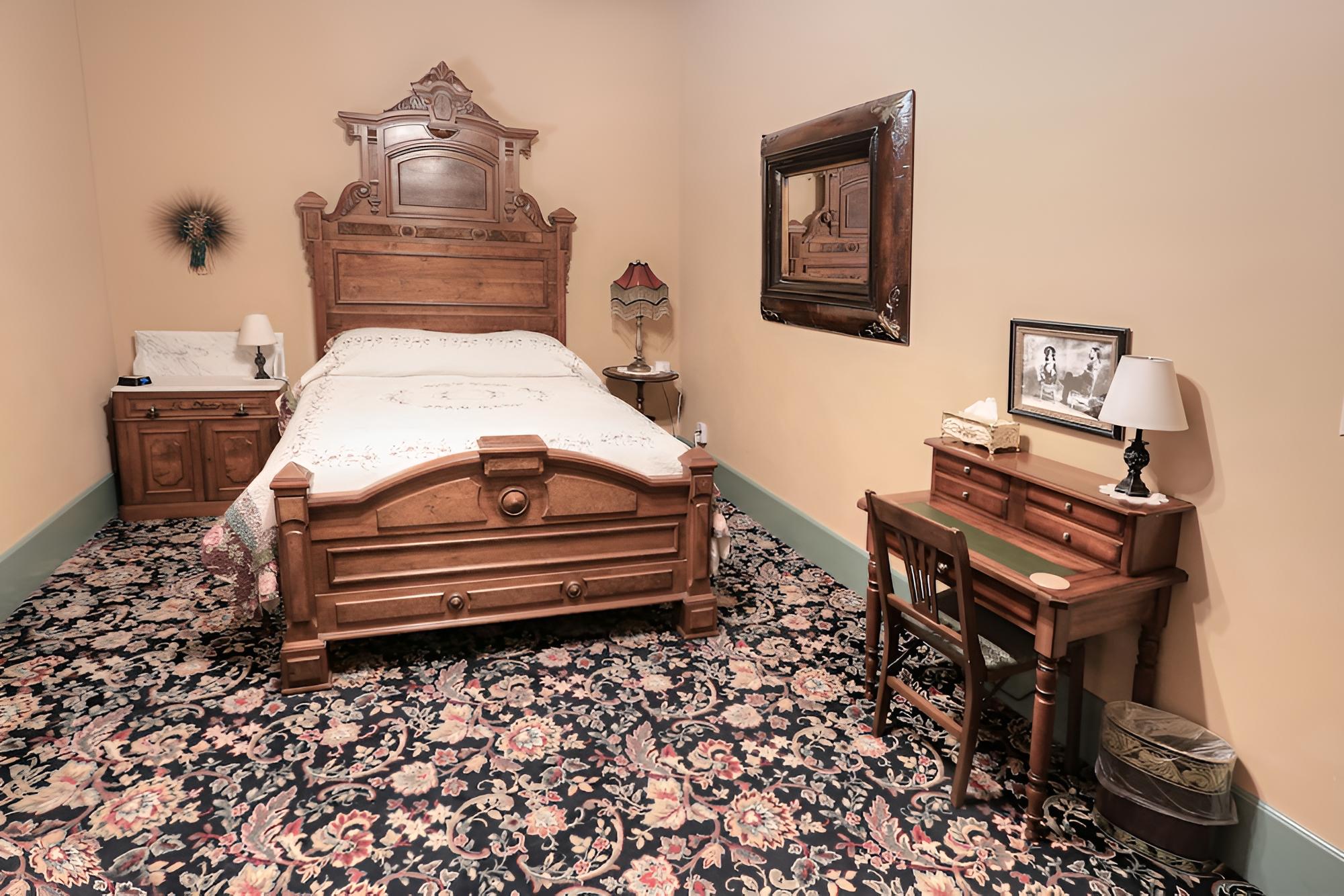 Daytona Beach Vacations - The Weinhard Hotel - Property Image 8