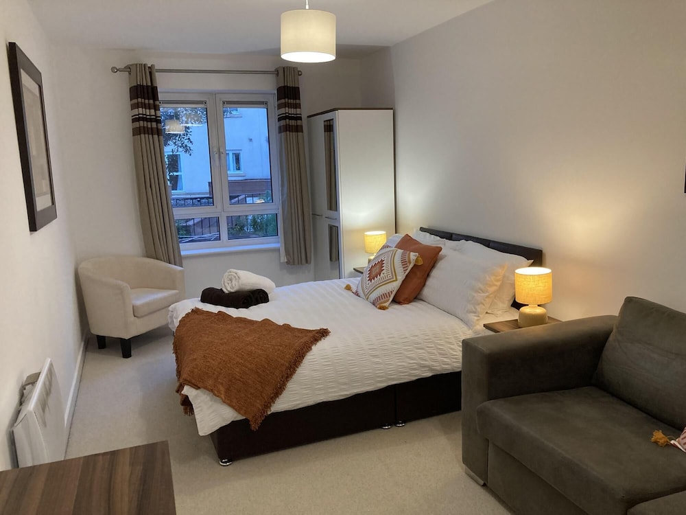 Delta One 2 Bedroom Flat view 5