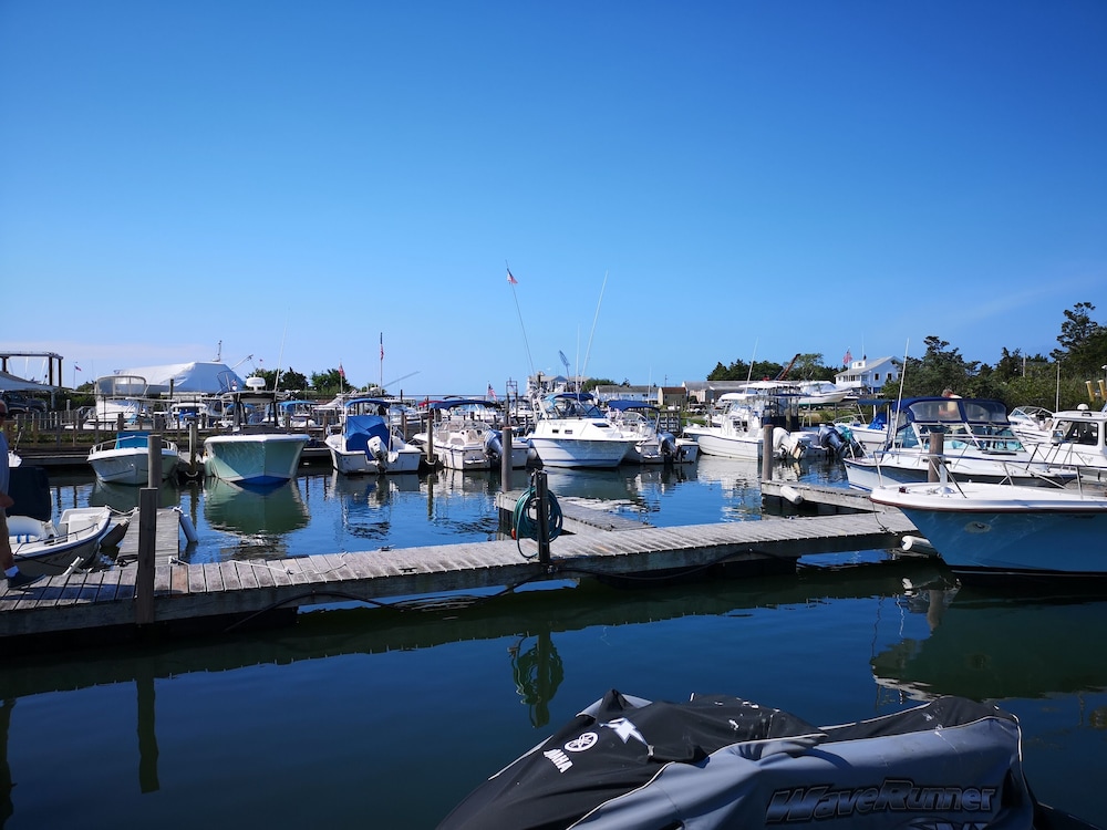 Baywatch Hotel & Marina