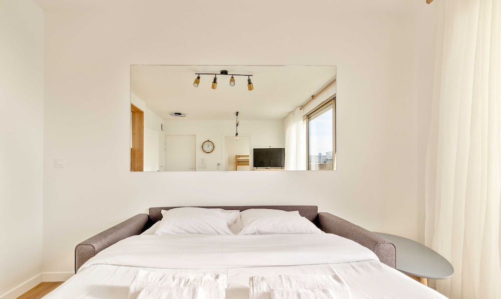 Modern Apt With Balcony-6p-close to Disney/paris