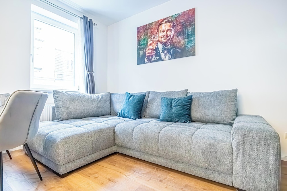 Modern 1BR 1LR Apt Donaustadt Area