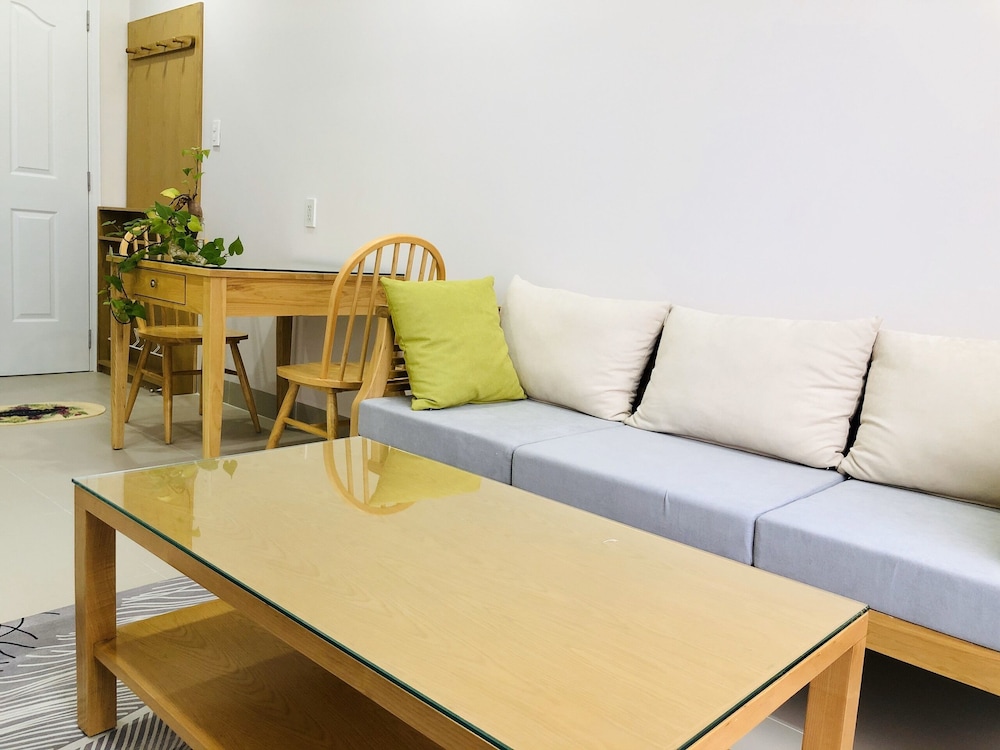 New Hampton Hospitality - Cornelia Hotel & Apartment