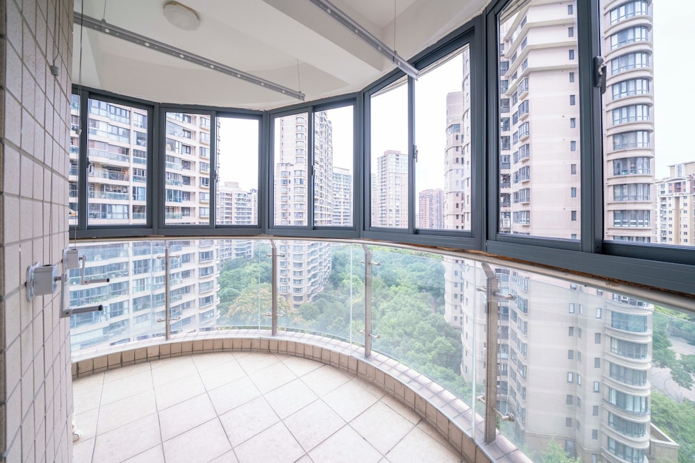 Tyms Modern 1BR APT Garden