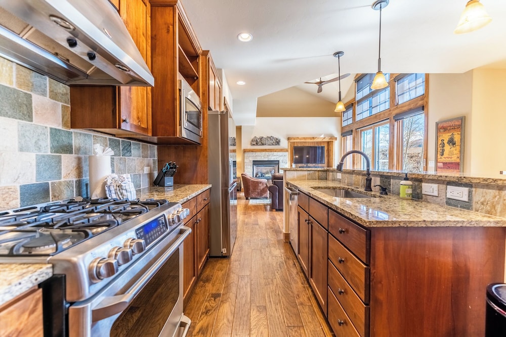 223 Caravelle Drive