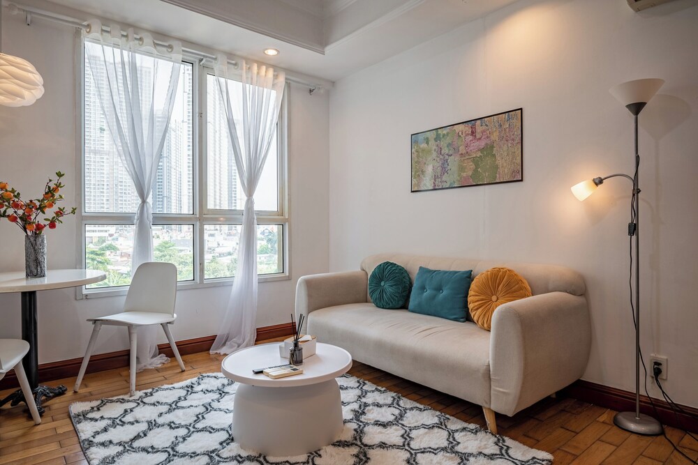 THE MANOR Premier Residence