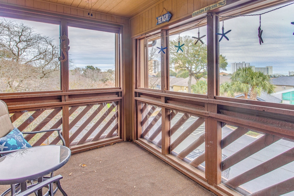 Walk to Ocean: Condo w/ 2 Pools in Myrtle Beach