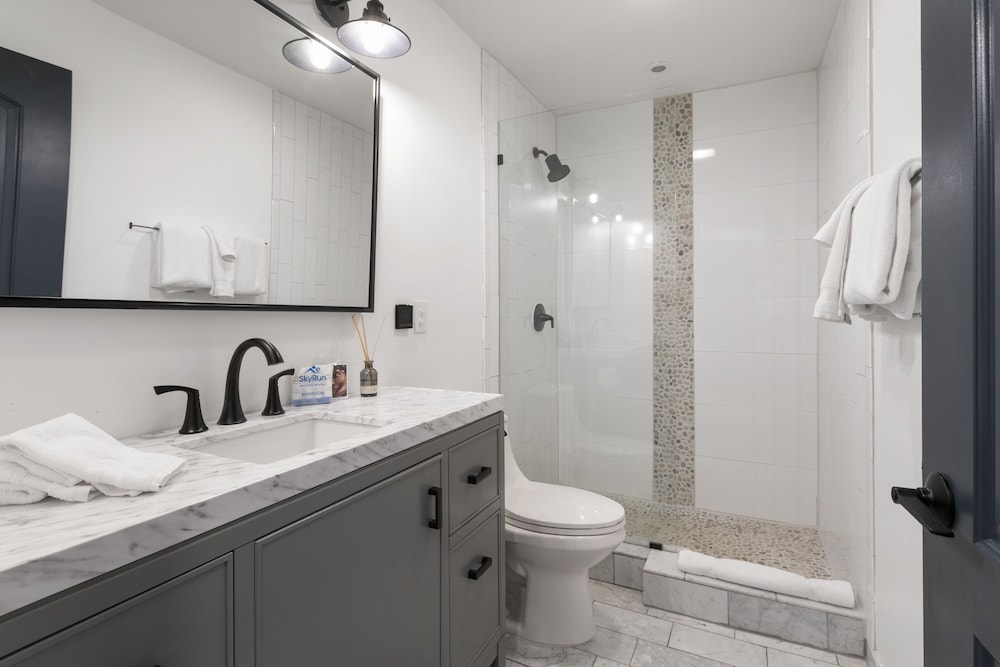 3094 Booth Falls Road 4 Bedroom Condo