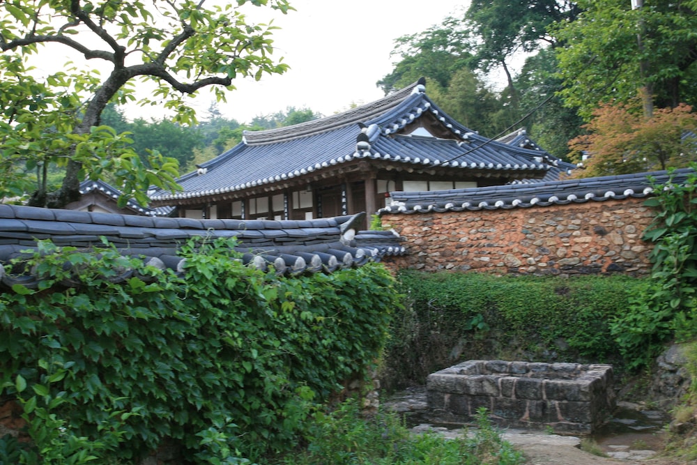Yi Jin-rae's Historic House