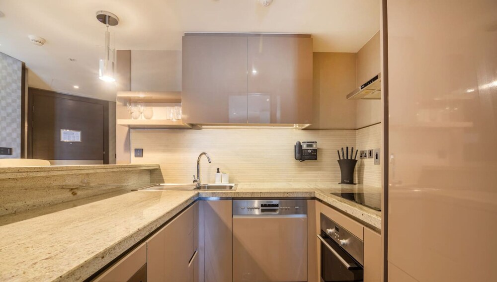 Luxury Studio Near Wafi Mall Metro Dubai Frame