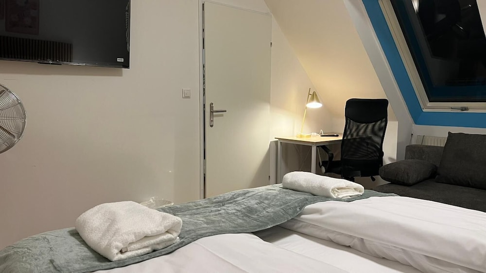 Cozy Room With Balcony Near Rennweg
