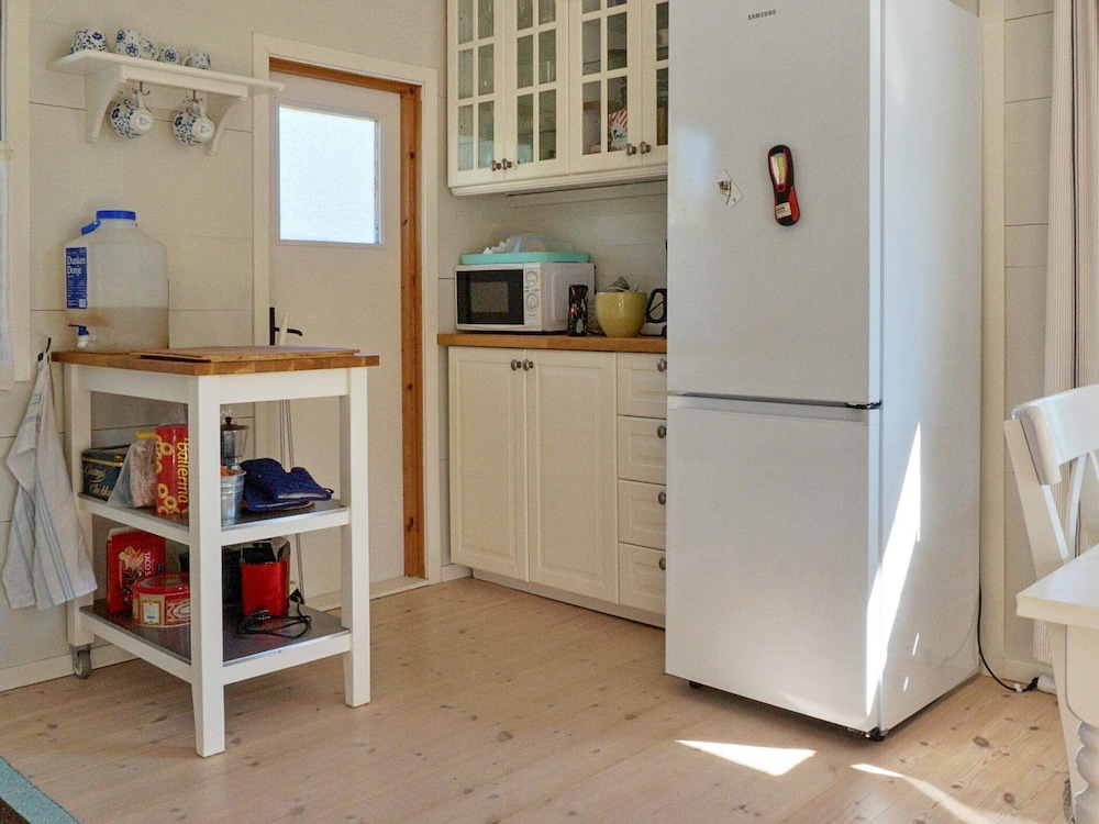 6 Person Holiday Home in Graddo view 3