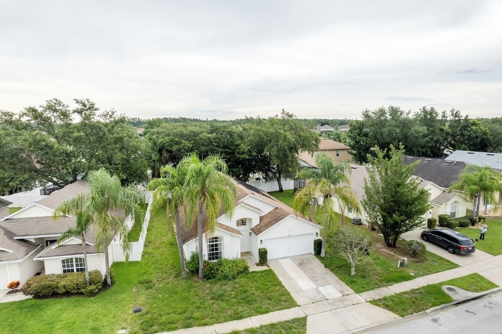 Private King BR + Pool Access Near Disney