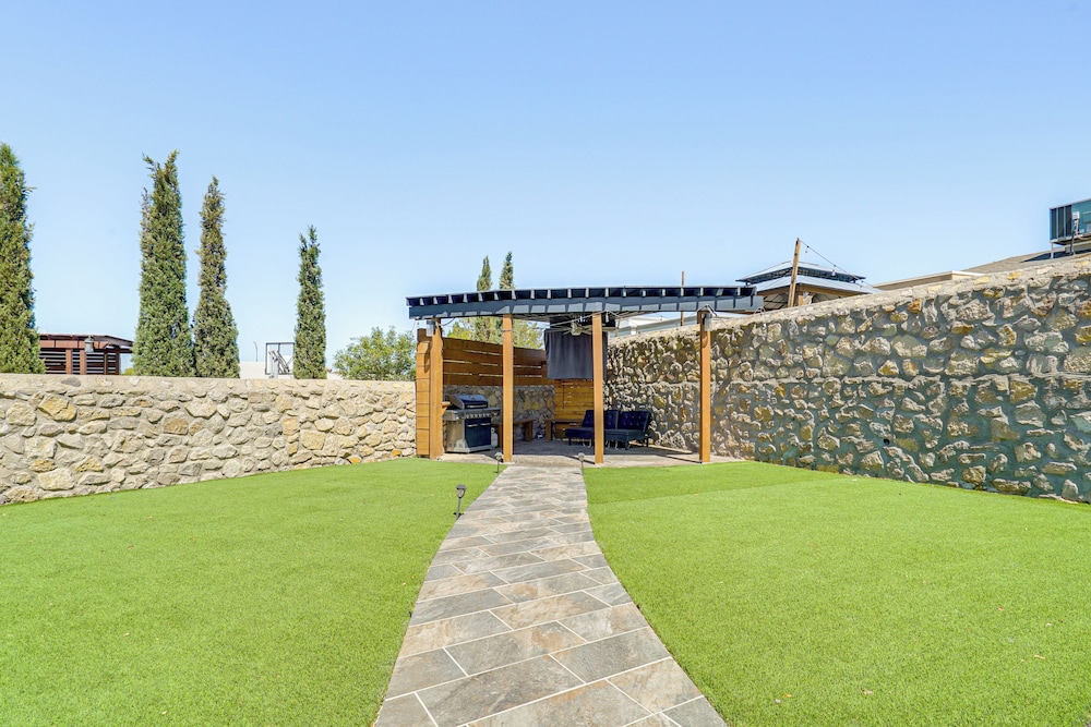 Family-friendly El Paso Home: Hike, Shop & Explore