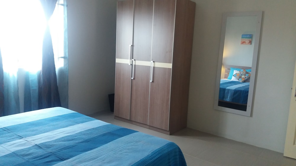 Sunny Private First Floor 1-br Beach Apartment With Spacious Balcony, Pool, Wifi view 4